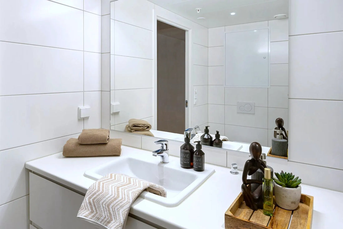Guest Bathroom Accessories Ideas: What Actually Makes People Comfortable
